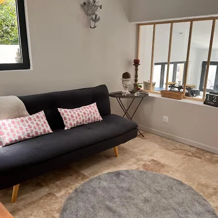 Semesterbostad Petite Maison Cosy